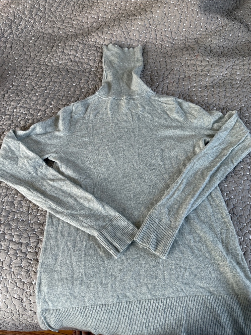 Vince Light Gray cashmere Turtleneck Women's Sweater